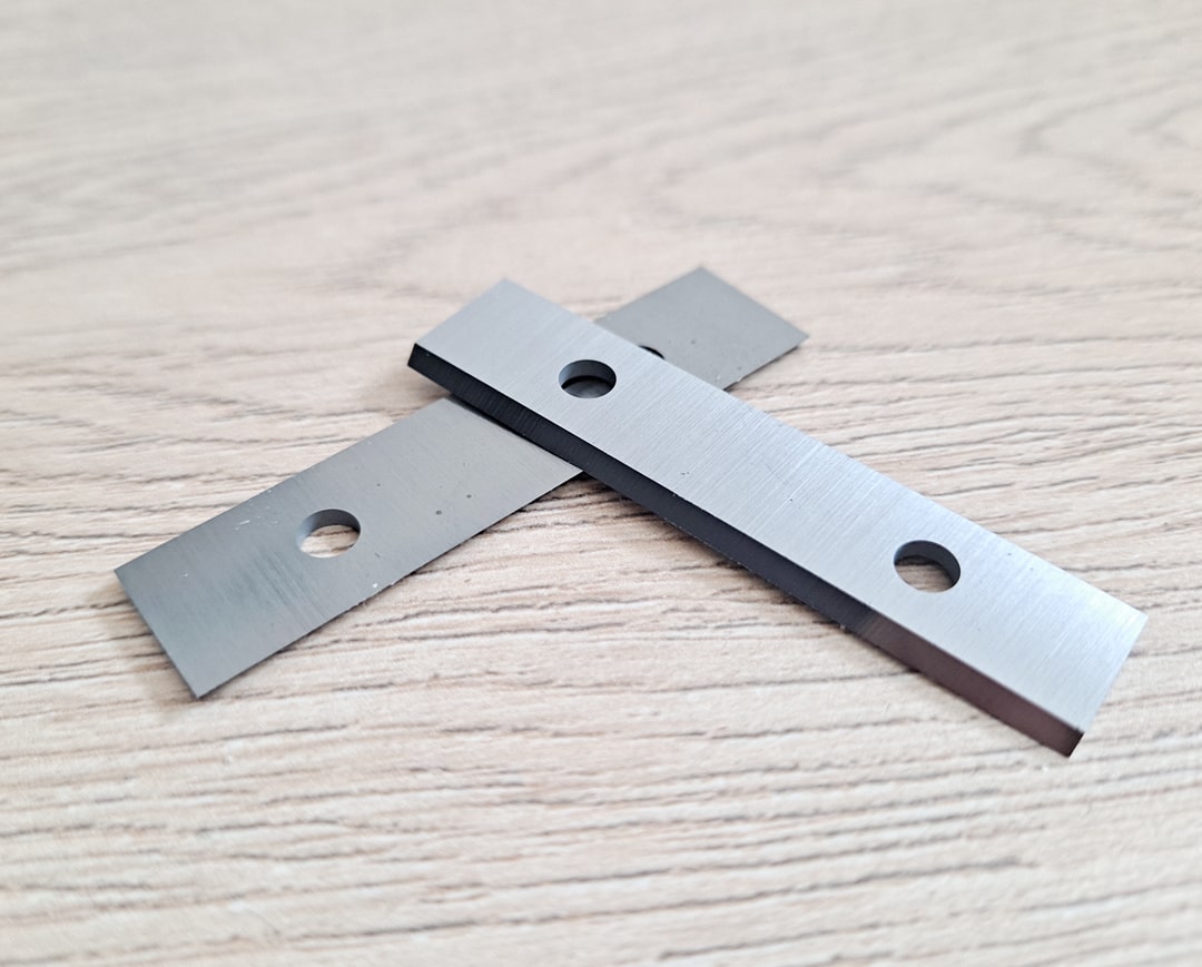 2 cutting edges of Carbide Insert Knives 50X12X1.5mm 